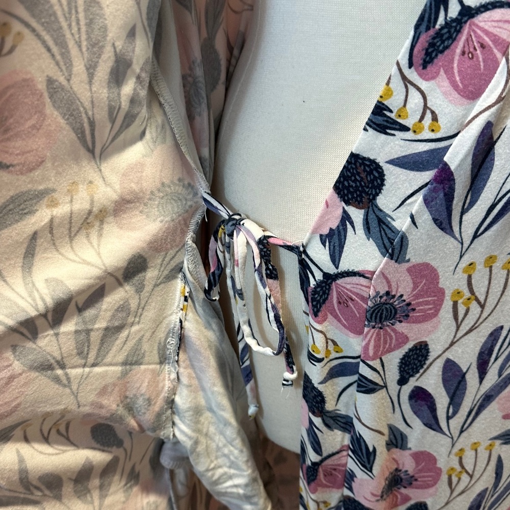 Milkmaid Goods Robe - Picture 12 of 12